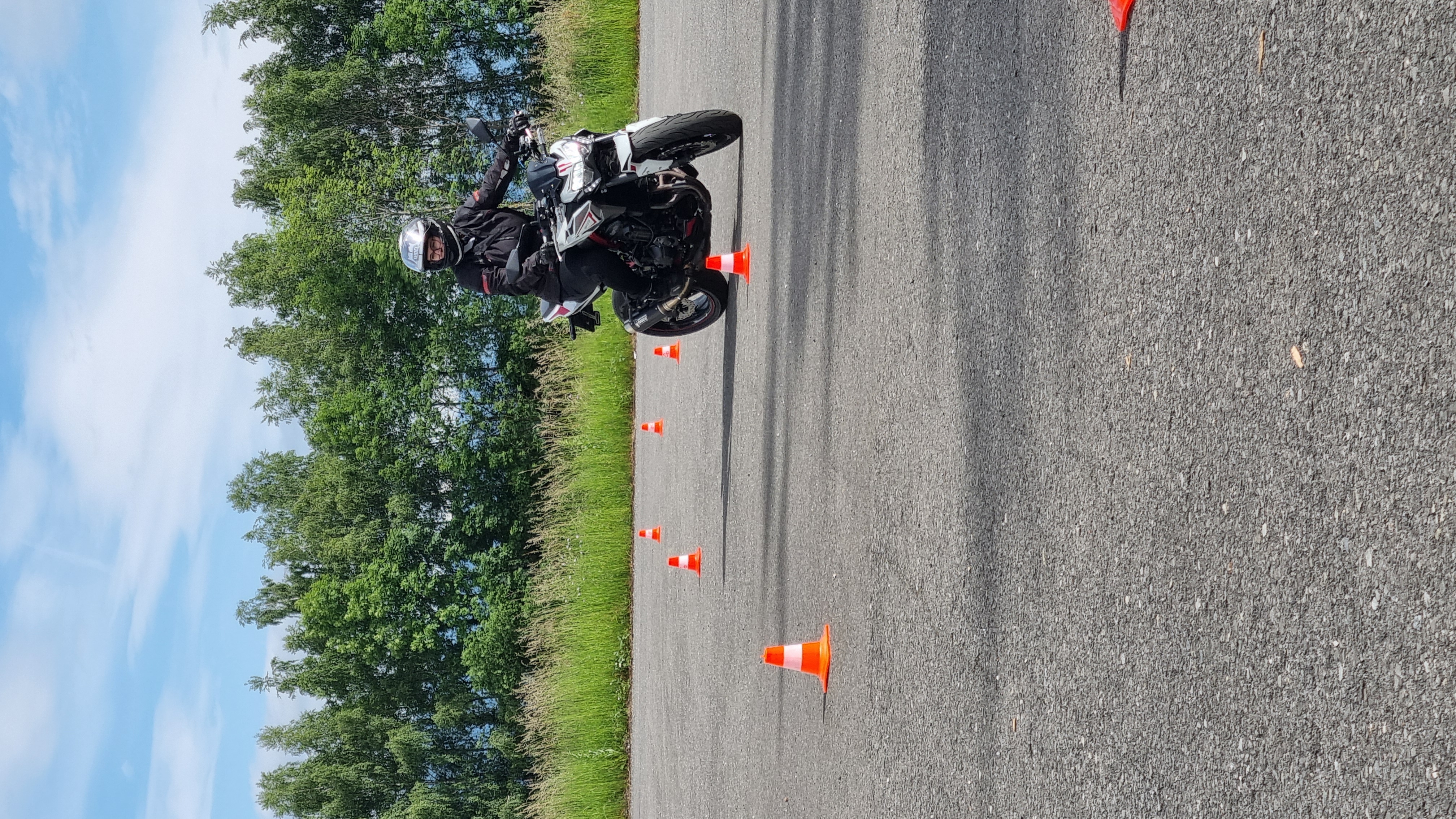 2_Swissmoto_Exo_Slalom.jpg